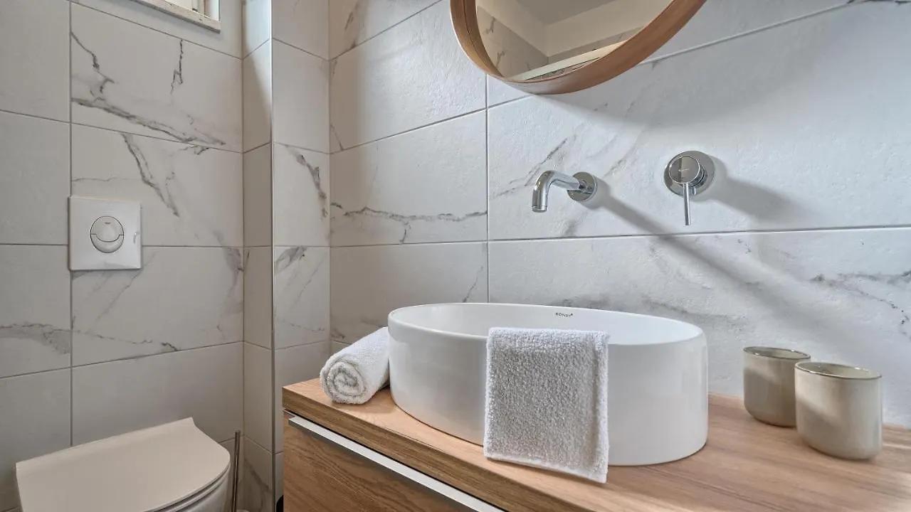 Apartment Zsuzsa'S Place - Peaceful Sea View Flat Slatine Croatia