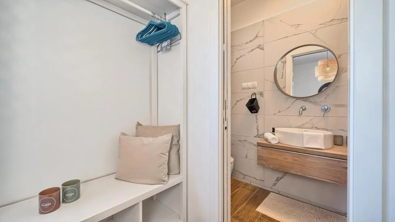 Apartman Zsuzsa'S Place - Peaceful Sea View Flat