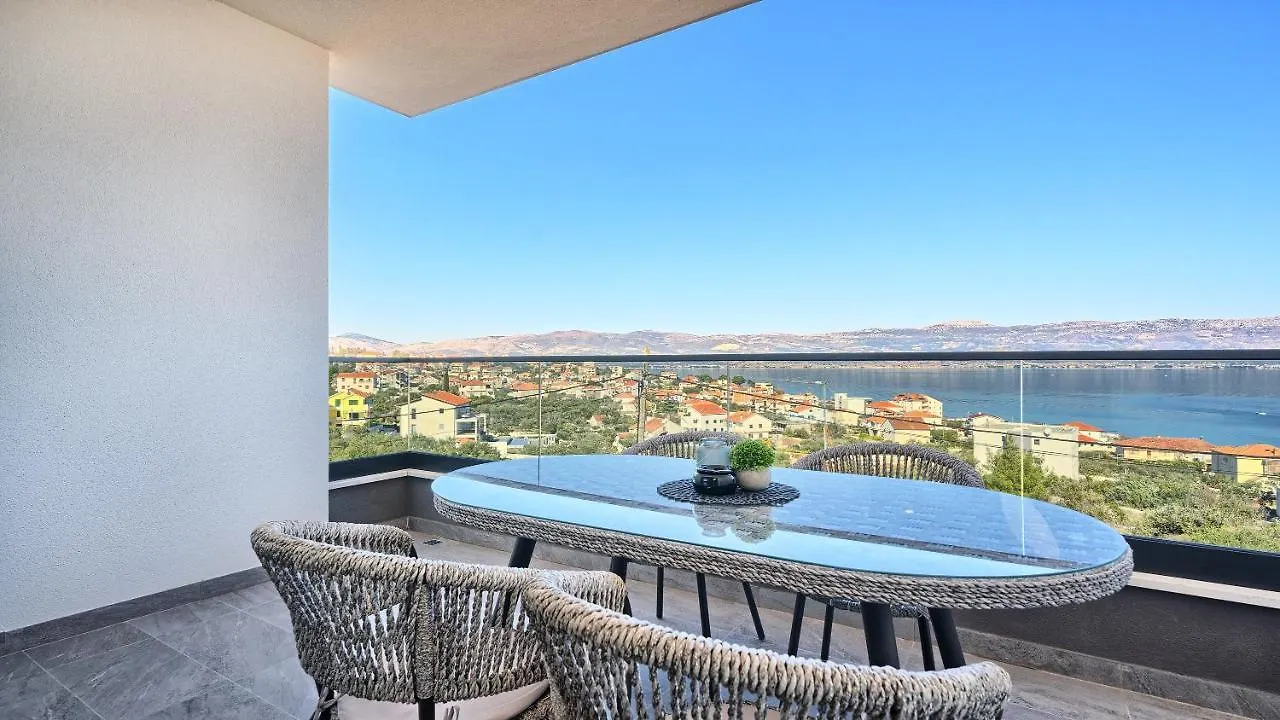 Apartment Zsuzsa'S Place - Peaceful Sea View Flat Slatine Croatia