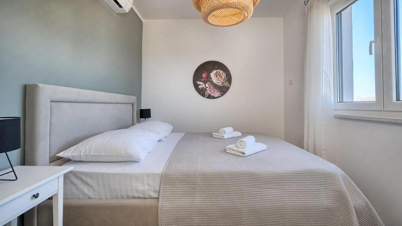 Apartment Zsuzsa'S Place - Peaceful Sea View Flat Slatine